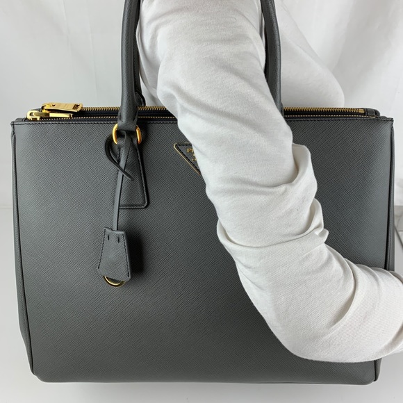 New Prada Italian Galleria Large Double Zip Tote - Picture 3 of 8